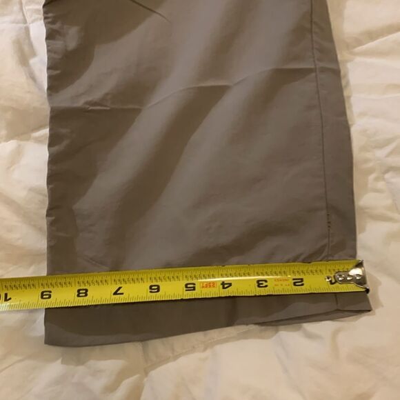 REI, capris, ladies size 10, great condition, UPF protection of 50, 💯 nylon - Picture 9 of 12